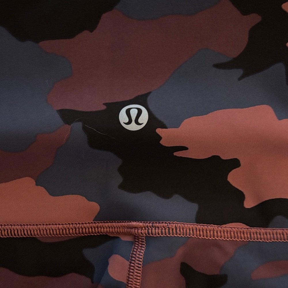 Lululemon camo set - Picture 13 of 16
